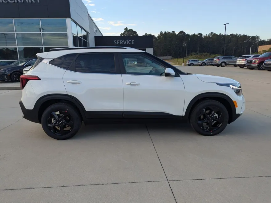 2026 Kia Seltos EX photo 1
