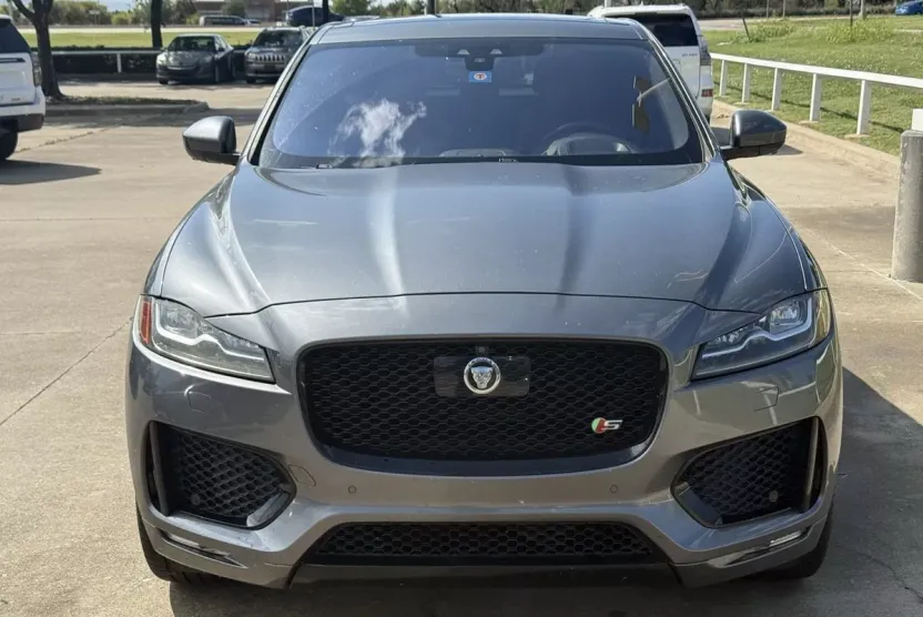 2017 Jaguar F-PACE S photo 1