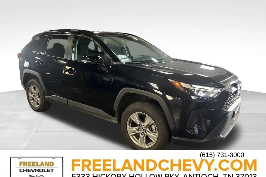 2023 Toyota RAV4 XLE photo 1