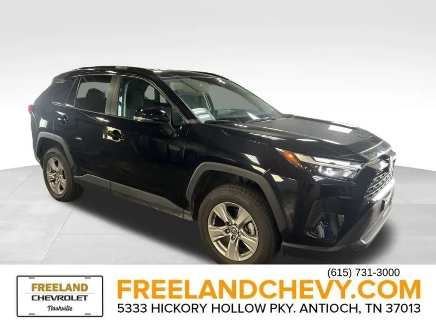 2023 Toyota RAV4 XLE photo 1