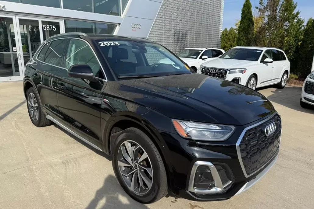 2023 Audi Q5 45 S line Premium photo 1