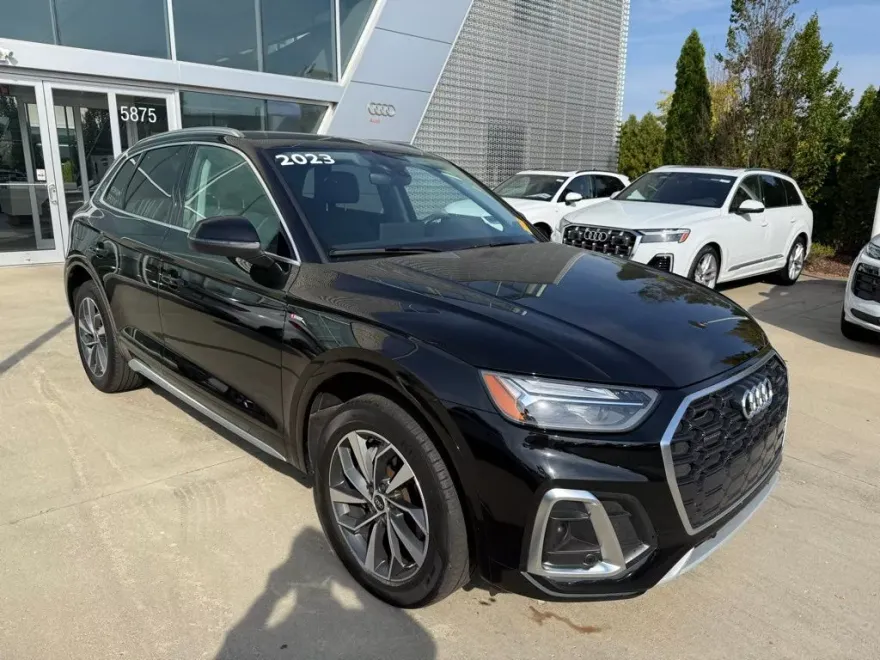 2023 Audi Q5 45 S line Premium photo 1