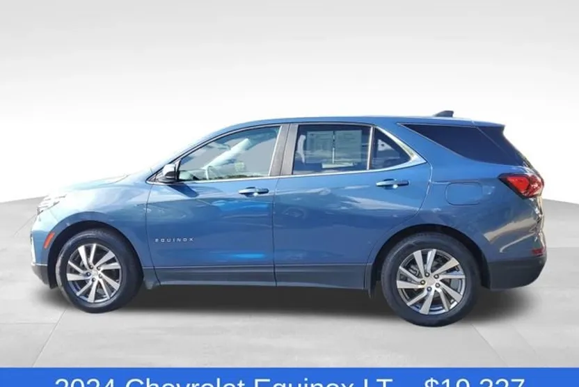 2024 Chevrolet Equinox LT photo 1