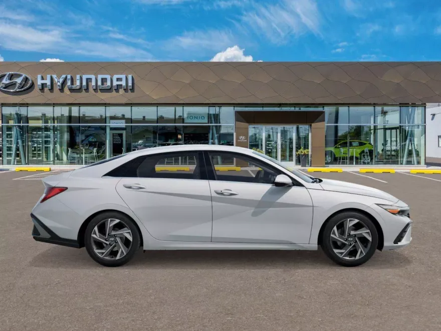 2025 Hyundai Elantra Limited photo 1