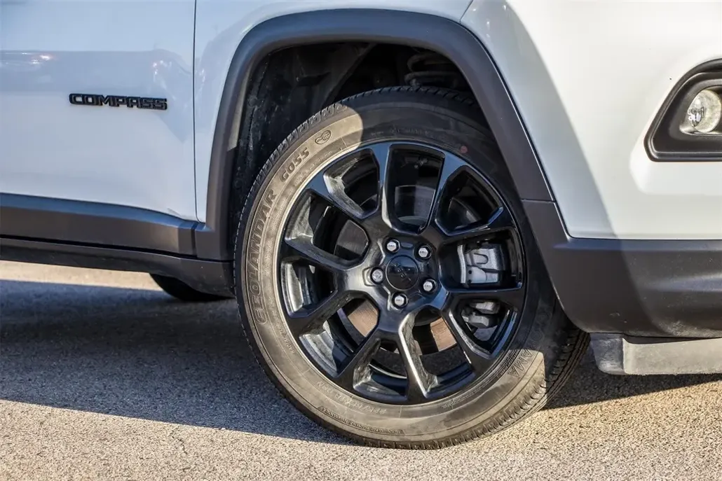 2023 Jeep Compass Altitude photo 1