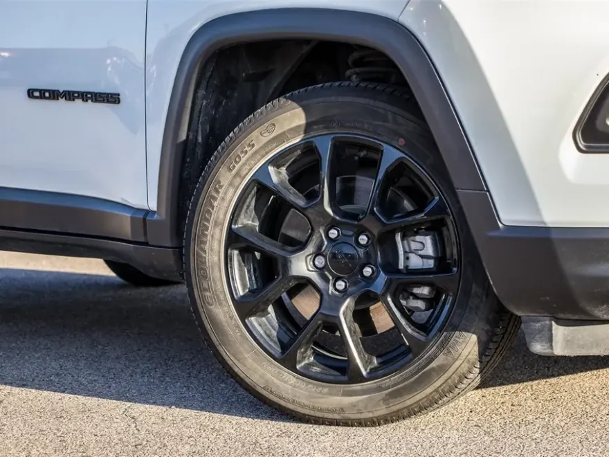 2023 Jeep Compass Altitude photo 1