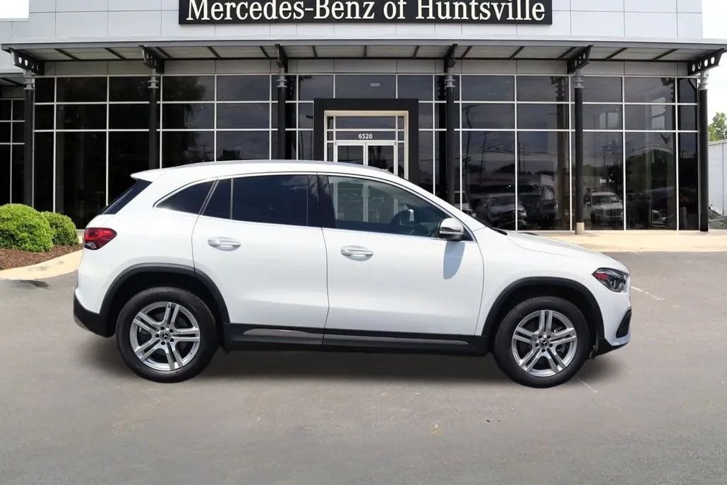 2022 Mercedes Benz GLA 250 4MATIC photo 1