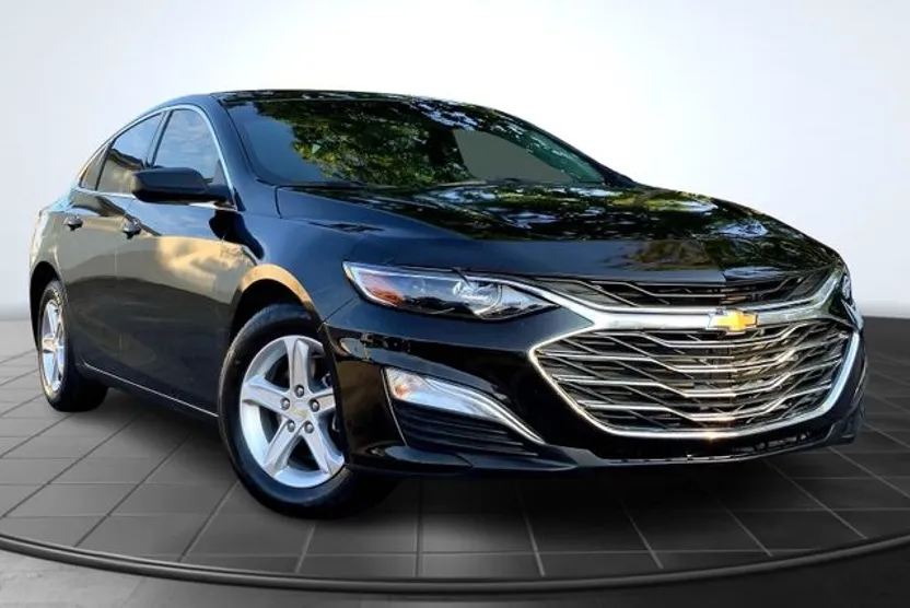 2020 Chevrolet Malibu LS photo 1