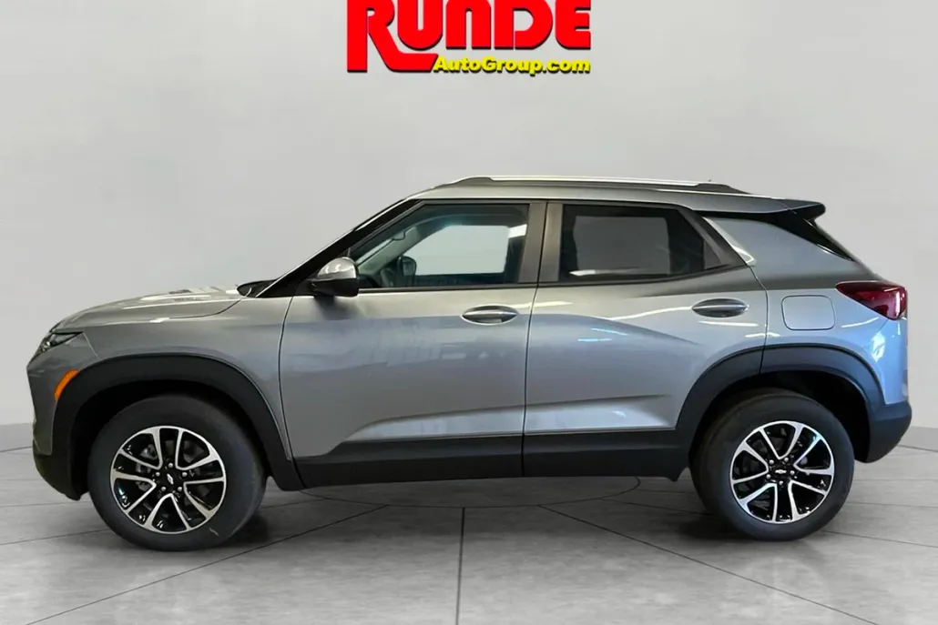 2026 Chevrolet Trailblazer LT photo 1