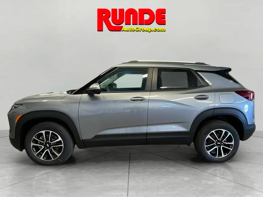 2026 Chevrolet Trailblazer LT photo 1