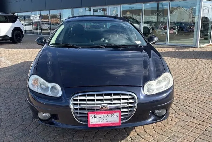 2003 Chrysler Concorde photo 1