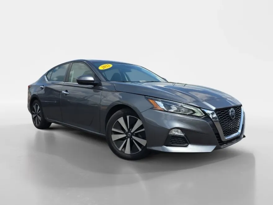 2022 Nissan Altima 2.5 SV photo 1
