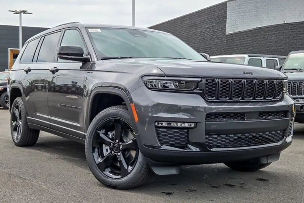 2025 Jeep Grand Cherokee L photo 1