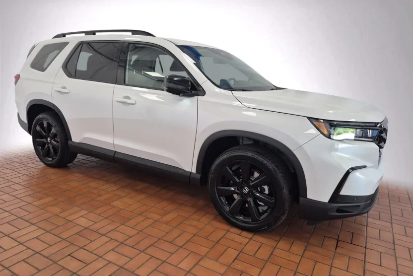 2025 Honda Pilot Black Edition photo 1