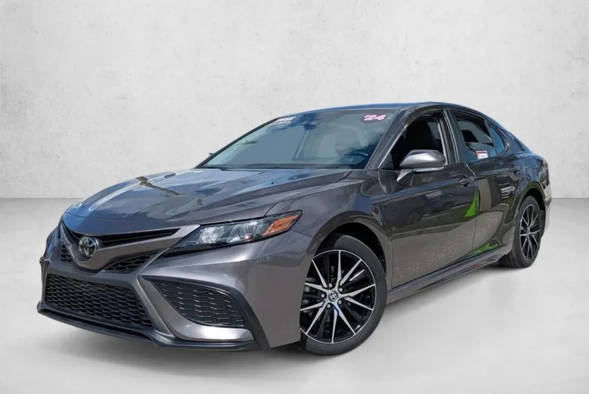 2024 Toyota Camry SE photo 1