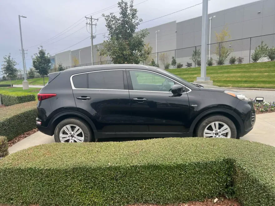 2017 Kia Sportage LX photo 1