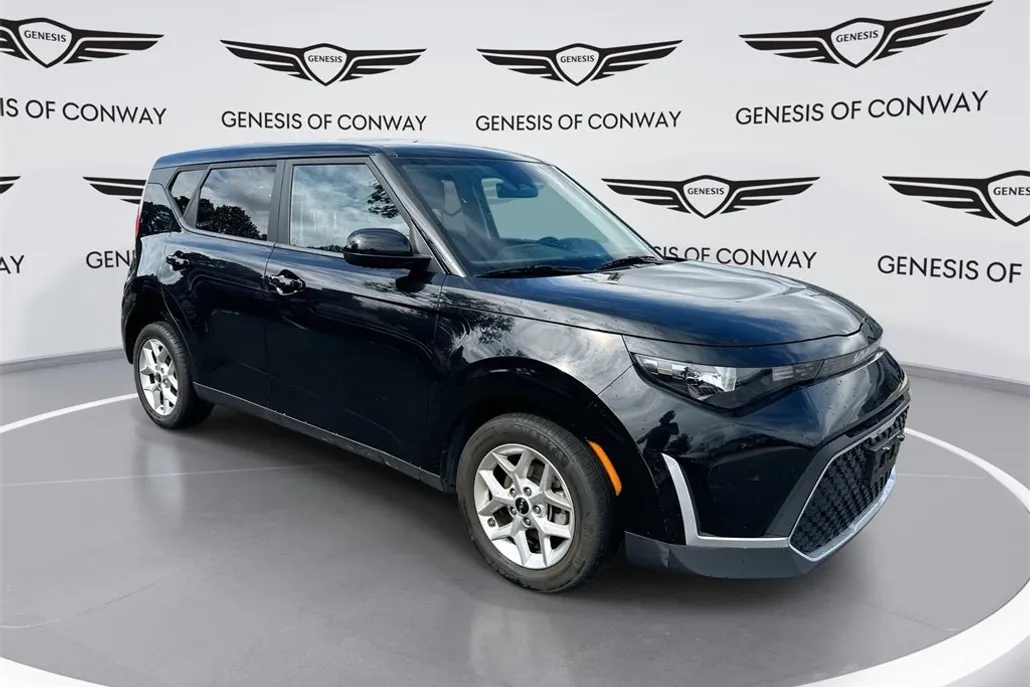 2023 Kia Soul LX photo 1