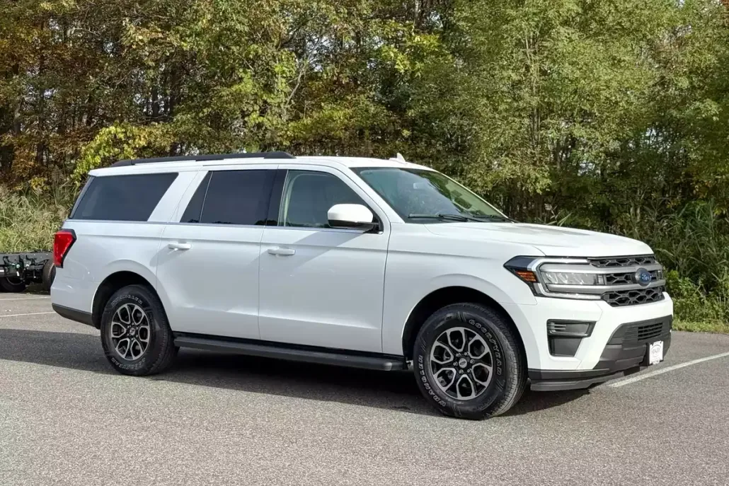 2024 Ford Expedition MAX XLT photo 1