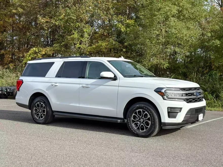 2024 Ford Expedition MAX XLT photo 1