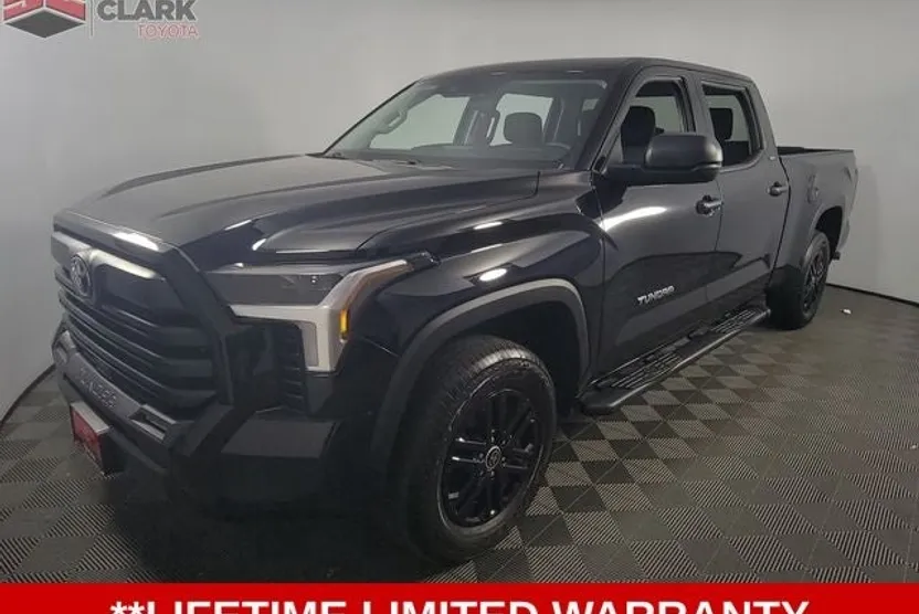 2024 Toyota Tundra SR5 CrewMax photo 1