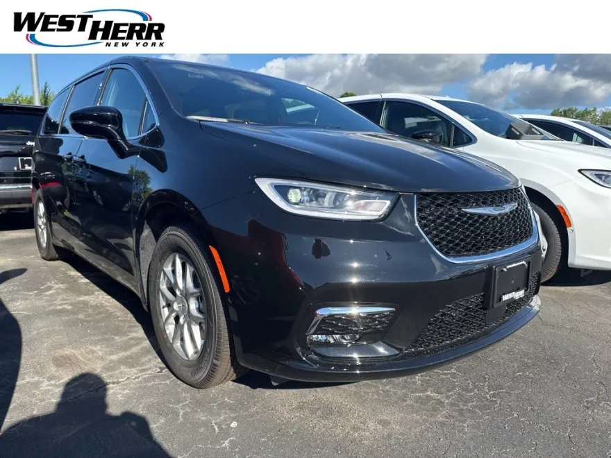 2026 Chrysler Pacifica photo 1