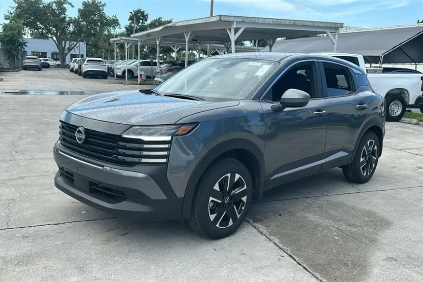 2025 Nissan Kicks SV photo 1
