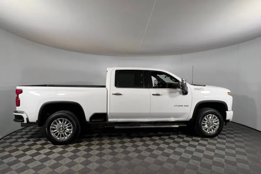 2023 Chevrolet Silverado 2500HD High Country photo 1