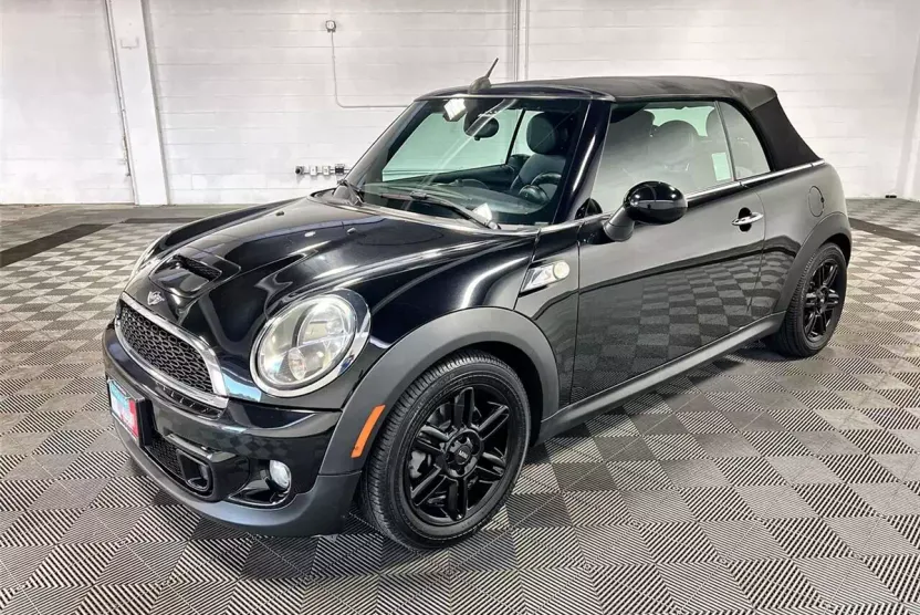2015 Mini Cooper Convertible S photo 1