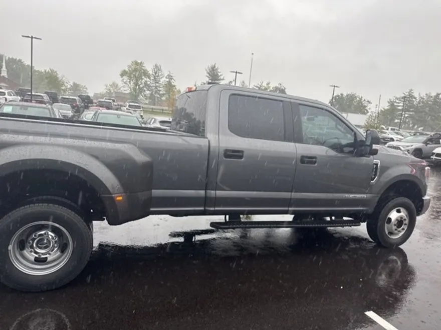 2022 Ford F-350 XL photo 1