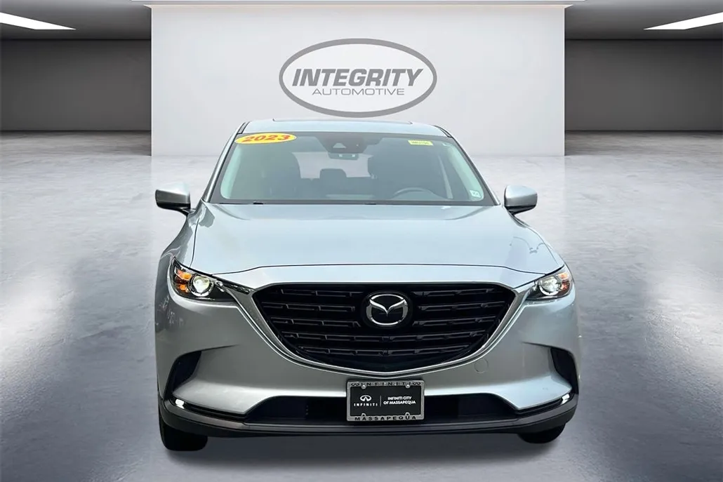 2023 Mazda CX-9 Touring photo 1