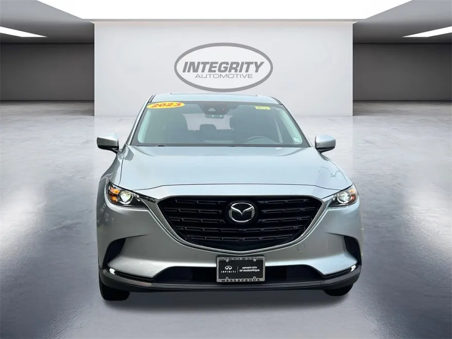 2023 Mazda CX-9 Touring photo 1