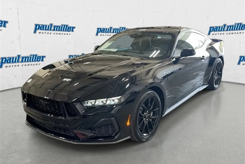 2025 Ford Mustang GT photo 1