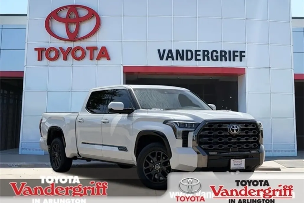 2023 Toyota Tundra Platinum photo 1