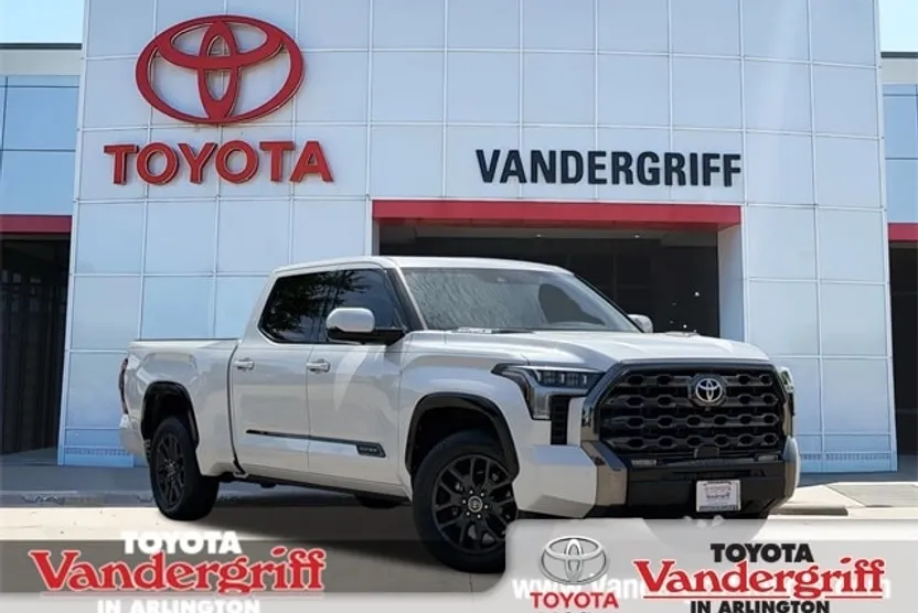 2023 Toyota Tundra Platinum photo 1