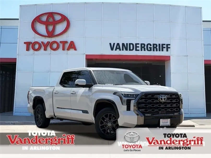 2023 Toyota Tundra Platinum photo 1