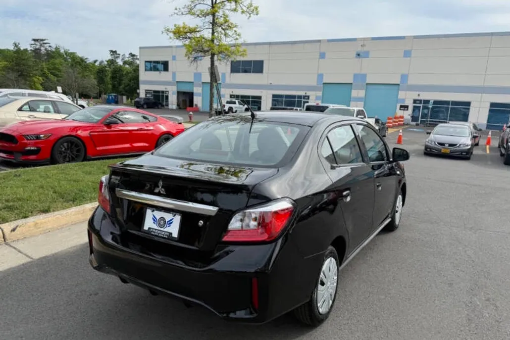 2024 Mitsubishi Mirage G4 ES photo 1