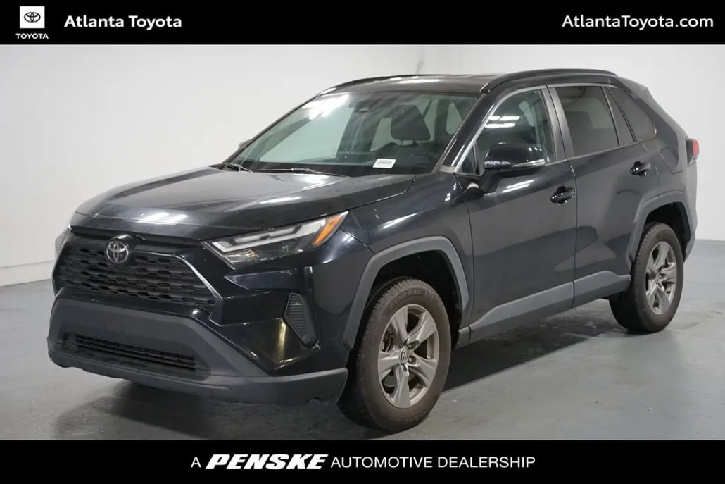 2022 Toyota RAV4 XLE photo 1