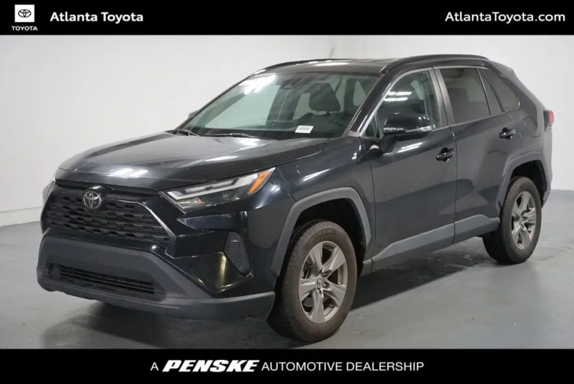 2022 Toyota RAV4 XLE photo 1