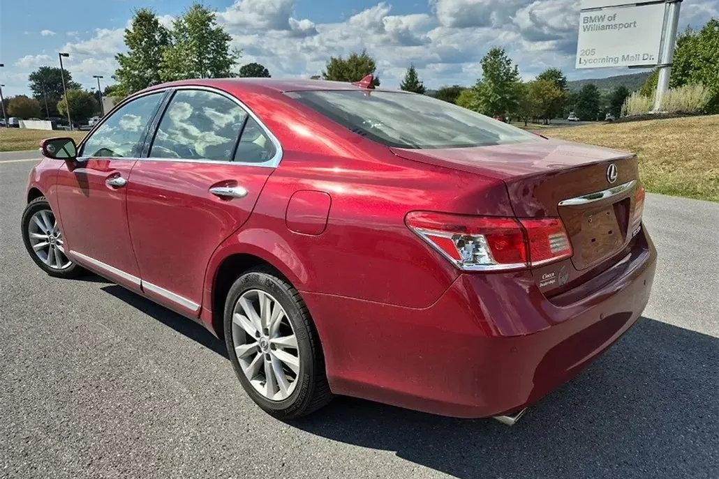 2011 Lexus ES 350 photo 1