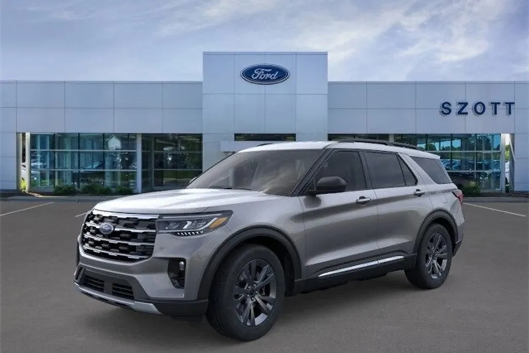 2025 Ford Explorer photo 1