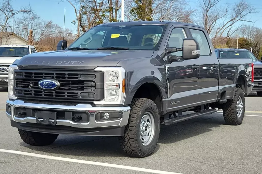 2025 Ford F-350 XL photo 1
