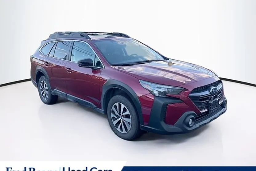 2025 Subaru Outback Premium photo 1