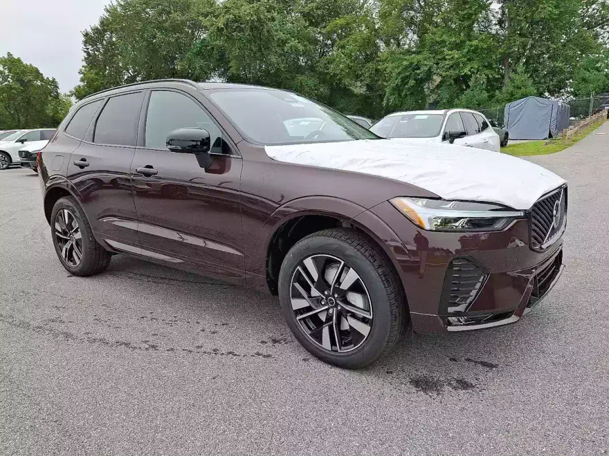 2026 Volvo XC60 B5 Core photo 1