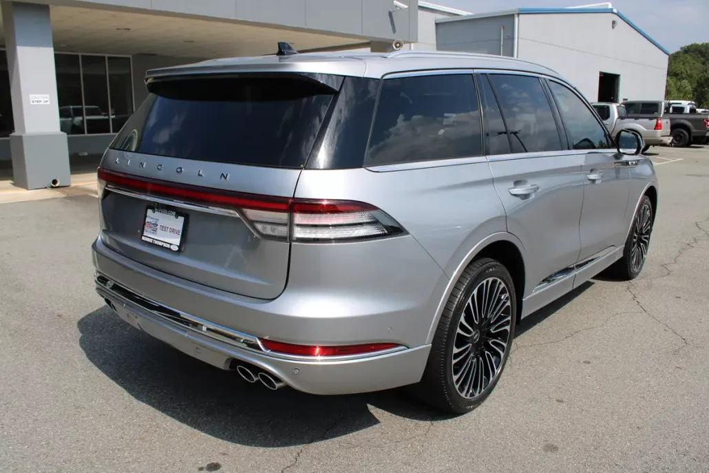 2021 Lincoln Aviator Black Label photo 1