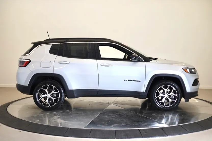 2024 Jeep Compass Limited photo 1