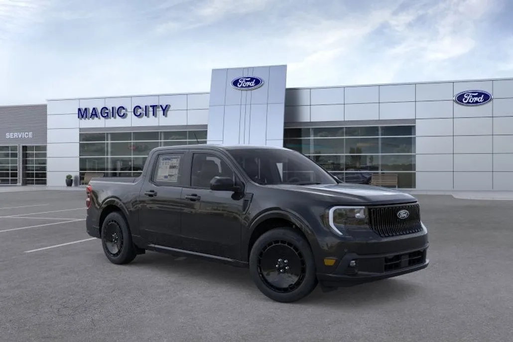 2025 Ford Maverick photo 1