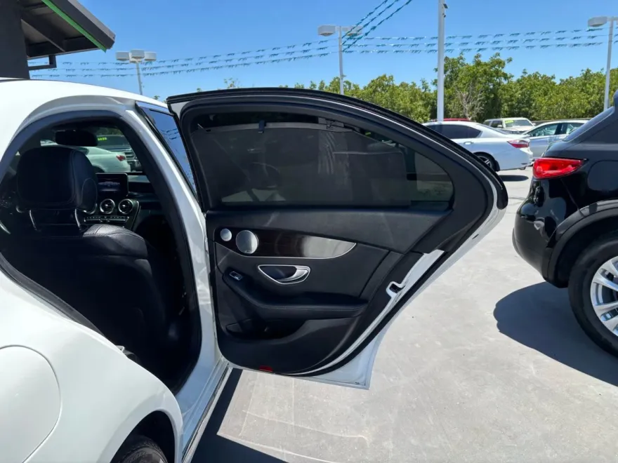 2018 Mercedes Benz C 350e Sedan photo 1