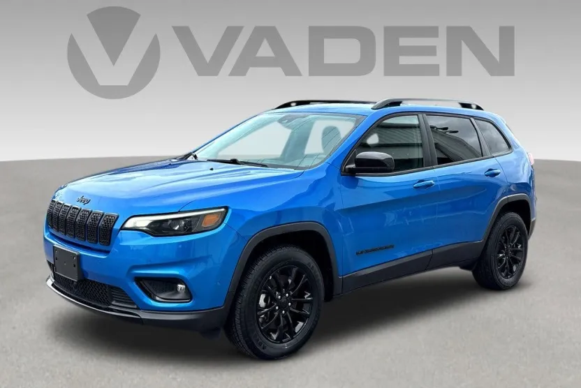 2023 Jeep Cherokee Altitude Lux photo 1
