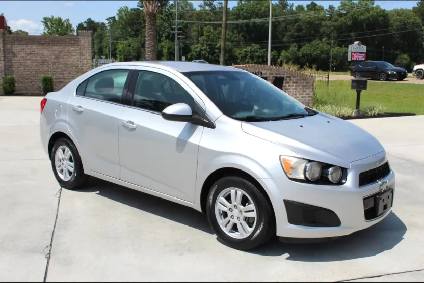 2014 Chevrolet Sonic LT photo 1