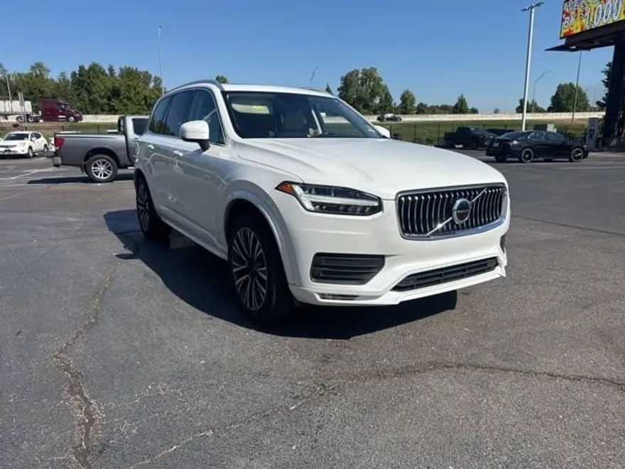2020 Volvo XC90 T6 Momentum photo 1